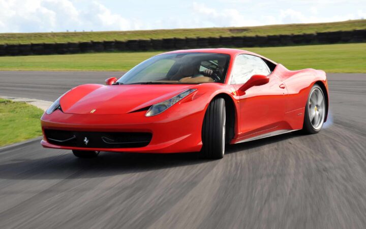 Conducir un Ferrari DifferentCars